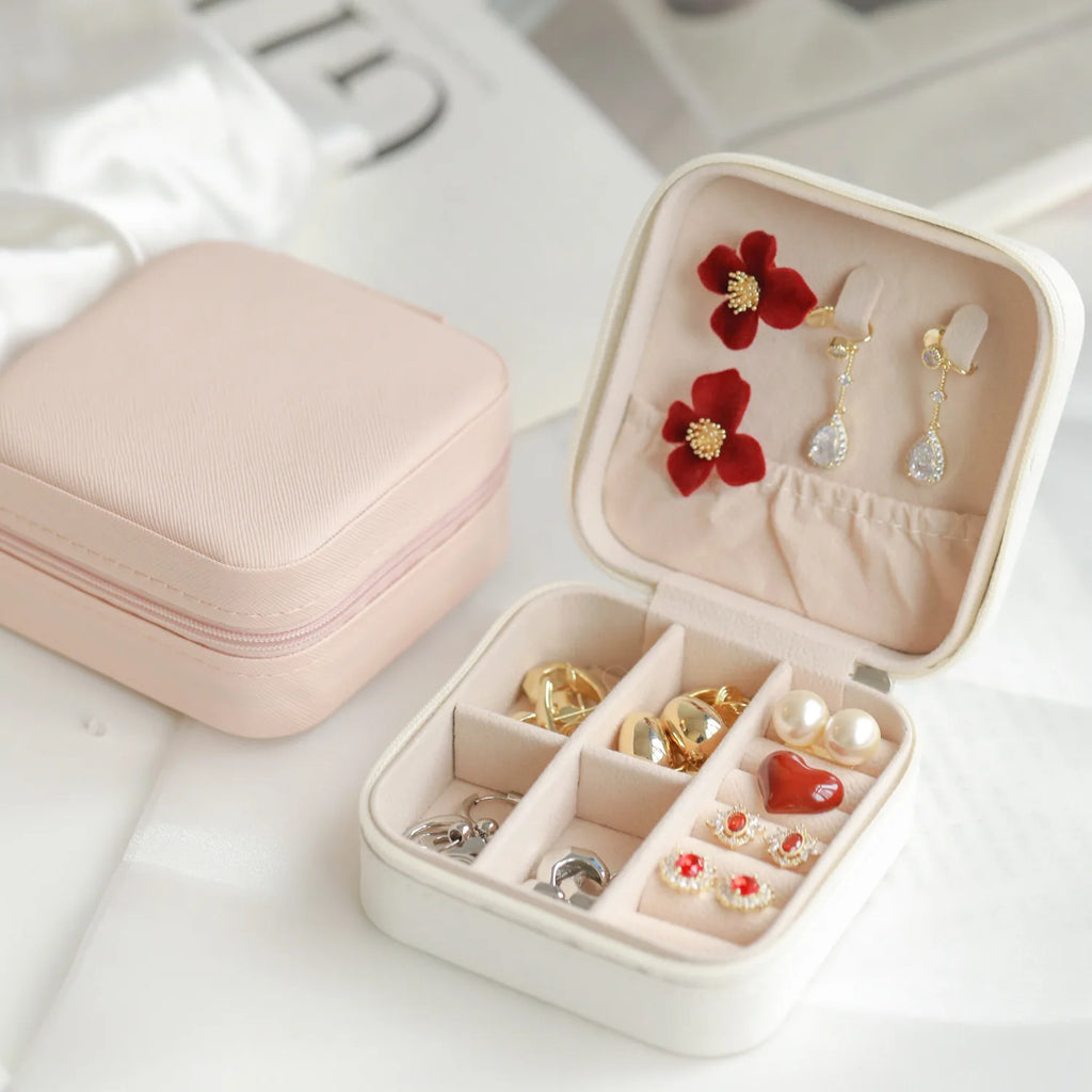 Portable Palm Jewelry Box – Ring & Earring Travel Case