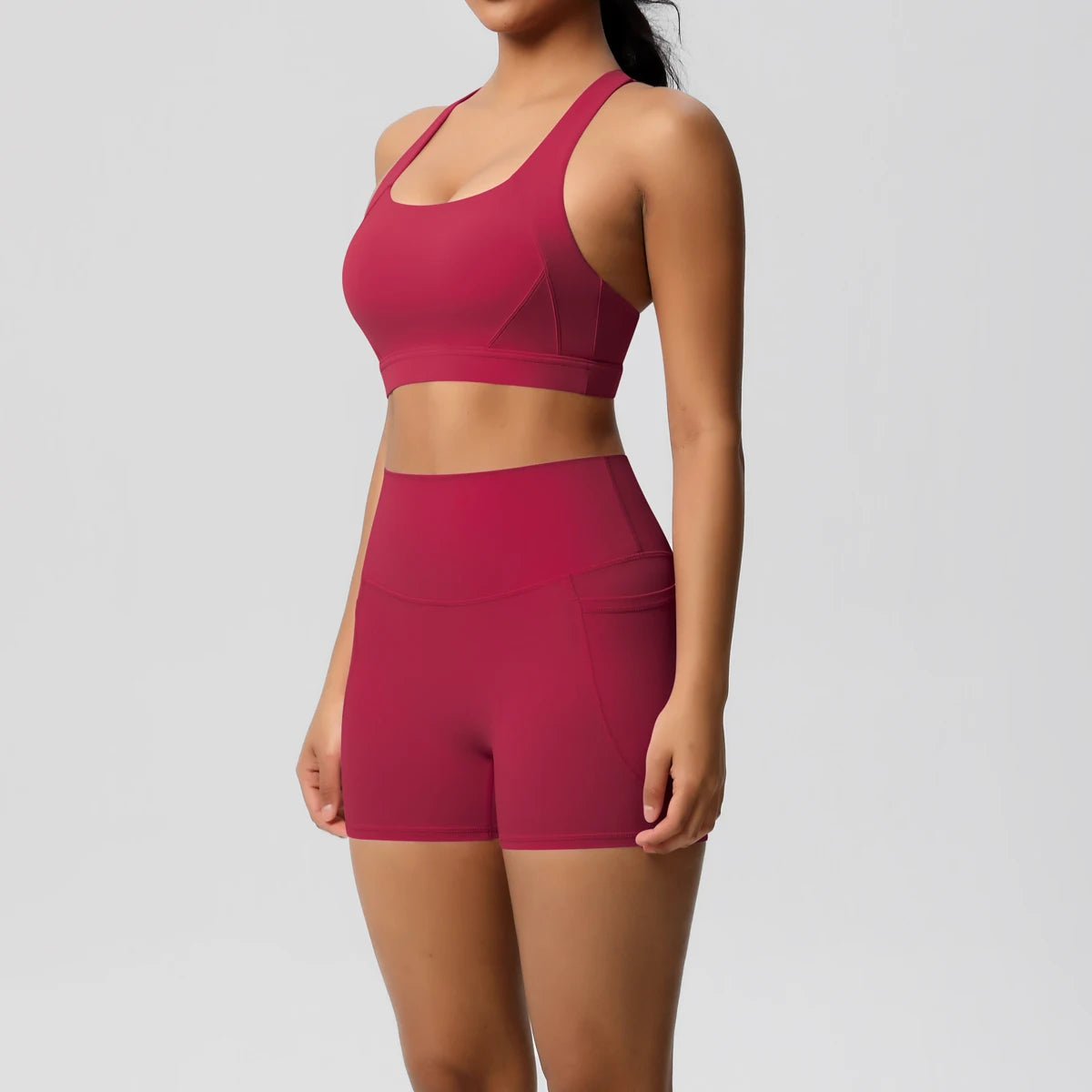 Pocketed Yoga Set – Sleeveless Top & Slim Ankle Leggings