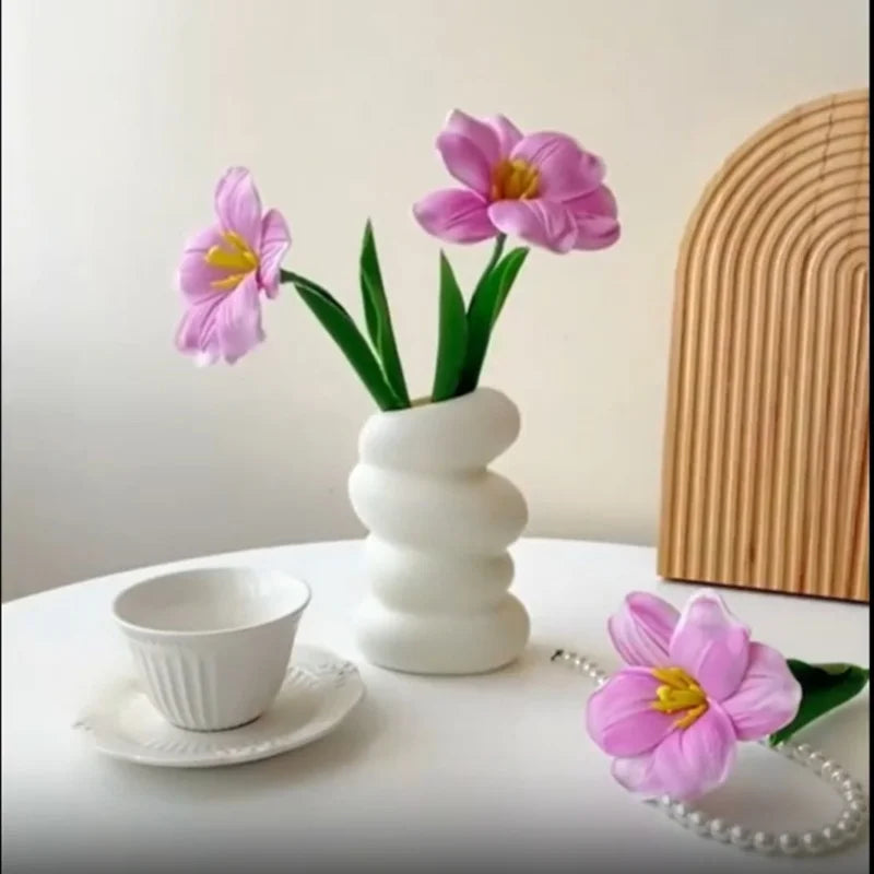 White Spiral Vase – Nordic Aesthetic Table Decor