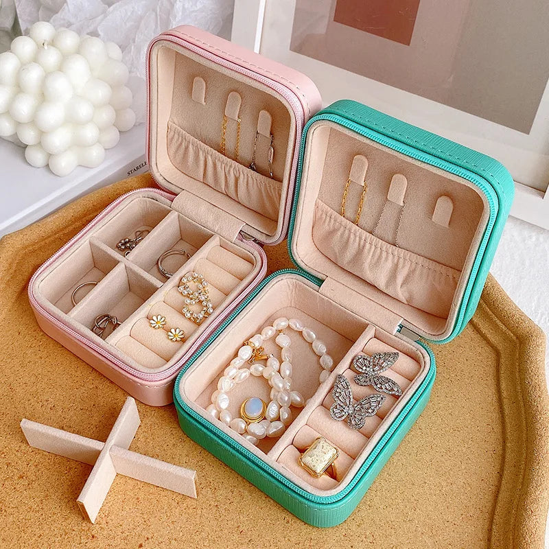 Portable Palm Jewelry Box – Ring & Earring Travel Case