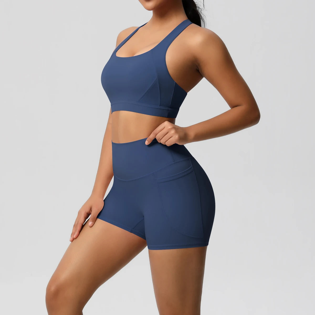 Pocketed Yoga Set – Sleeveless Top & Slim Ankle Leggings