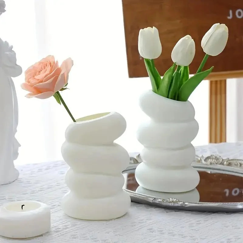 White Spiral Vase – Nordic Aesthetic Table Decor