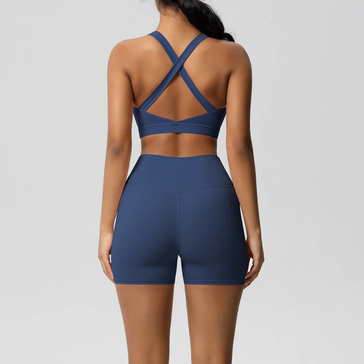 Pocketed Yoga Set – Sleeveless Top & Slim Ankle Leggings