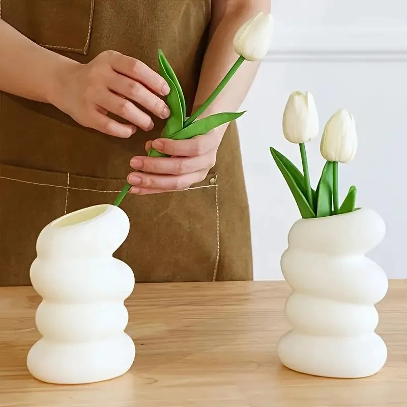 White Spiral Vase – Nordic Aesthetic Table Decor