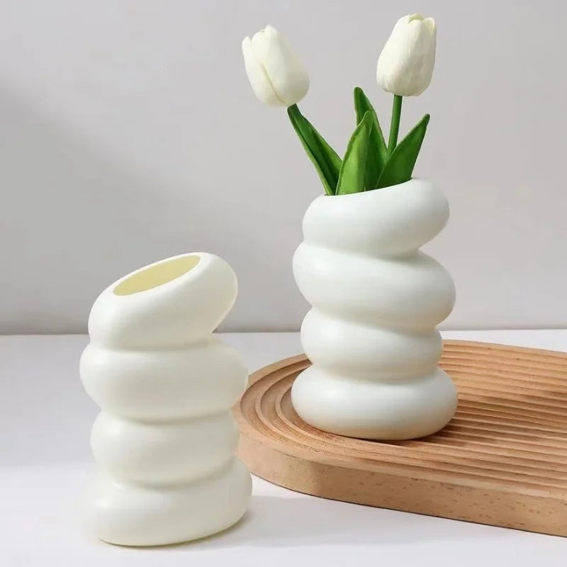White Spiral Vase – Nordic Aesthetic Table Decor