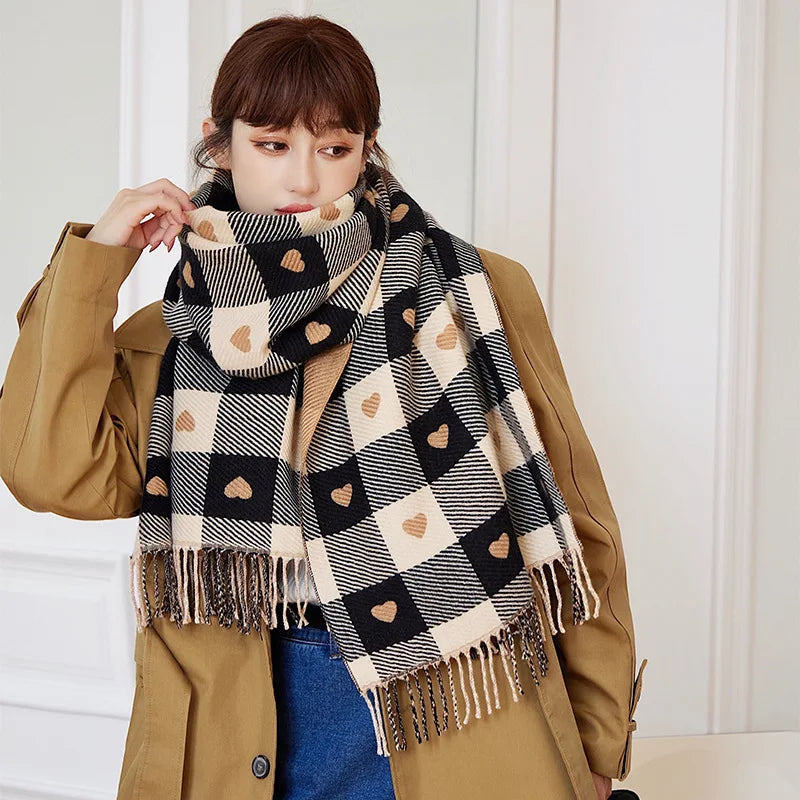 1 Piece of Women's Autumn and Winter Heart-Shaped Scarf, Women's Plaid Comfortable Scarf, Thick Large Blanket Shawl Scarf