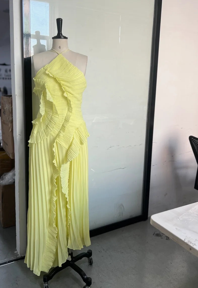 Elegant Halter A-Line Chiffon Prom Gown