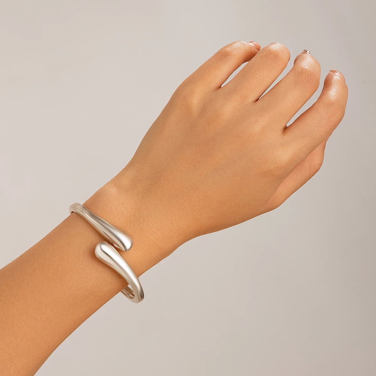 Creative Water Drop Wide Metal Bangle for Women Gold Color Geometric Twisted Bracelets Steampunk Couple Jewelry Gift