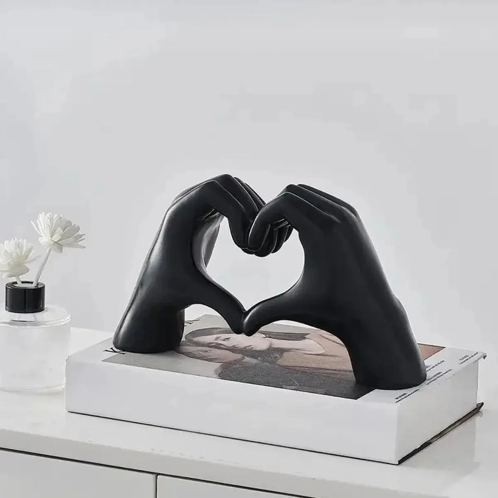 10cm 1Pc Heart Hand Gesture Sculpture Modern Abstract Finger Statue Personalized Desktop Home Decor Ornament